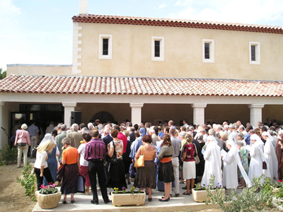 blauvac abbaye dedicace accueil