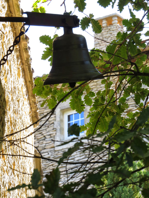 la cloche de l'accueil