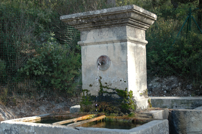 blauvac accueil fontaine eau